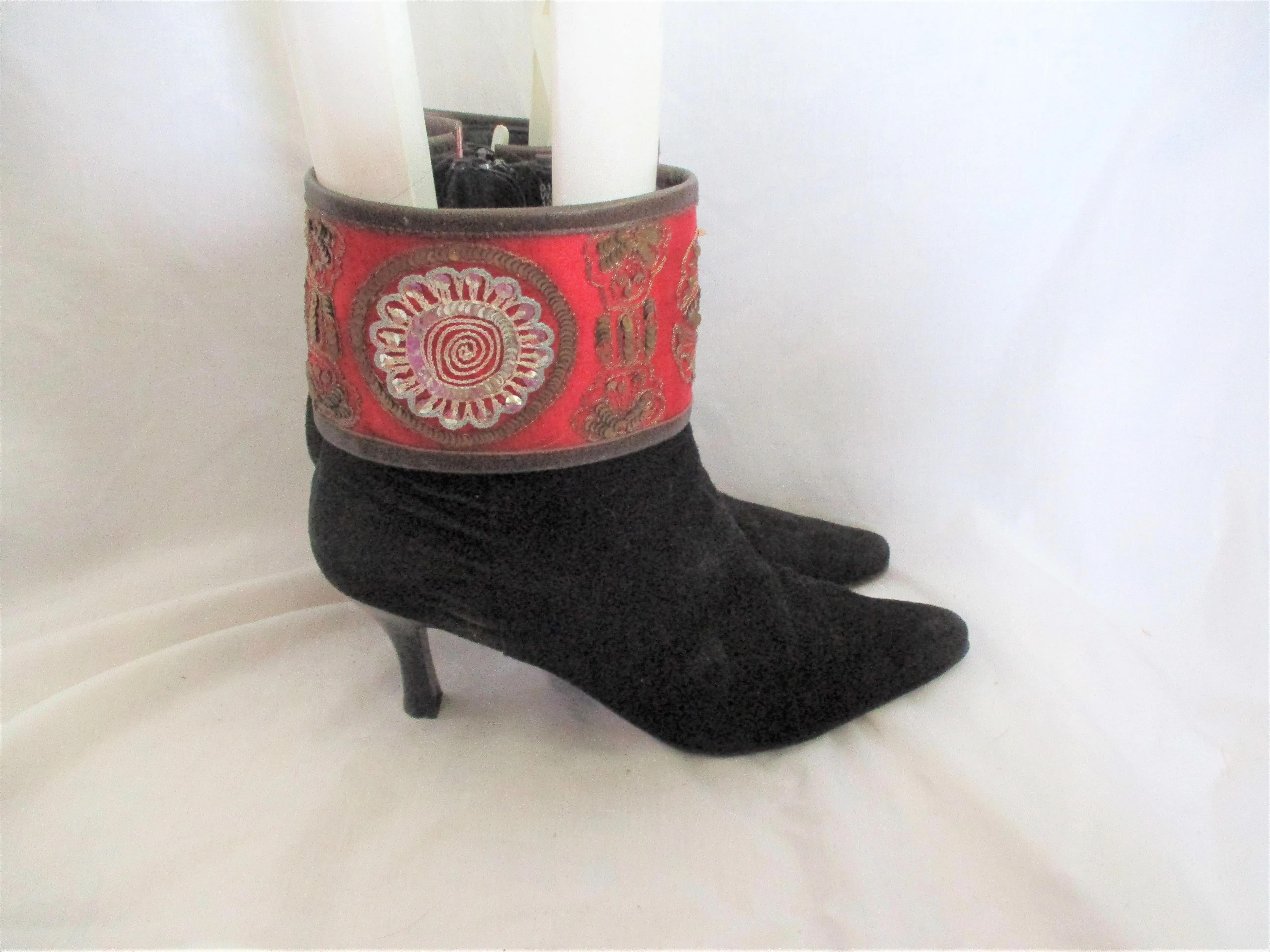 Handmade WHITE MOUNTAIN Upcycled Ankle Boot Bootie 10 Boho Hippie Suede Leather BLACK