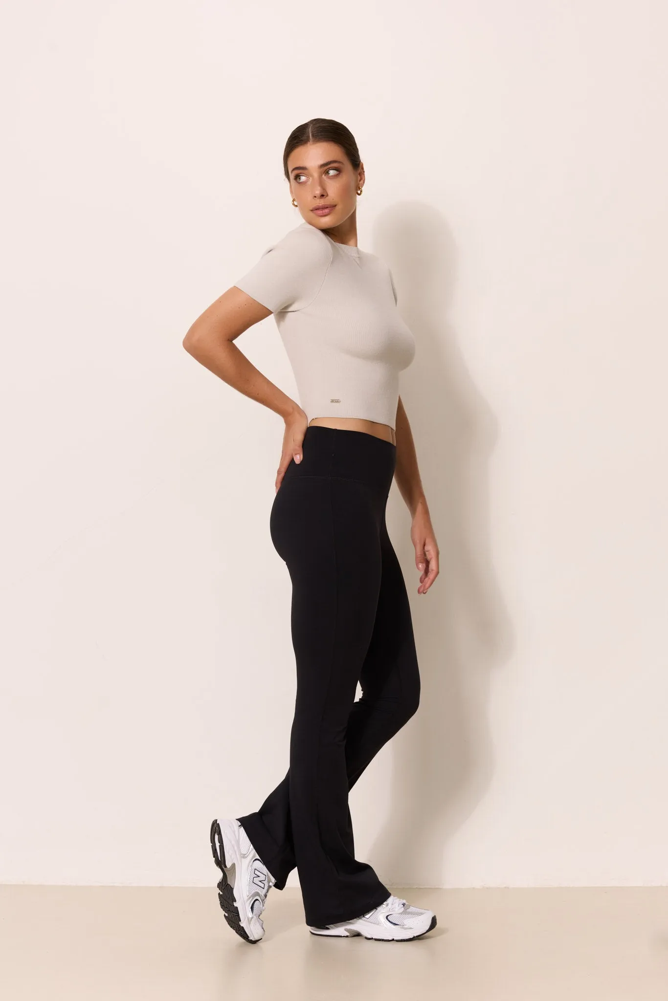 RIVER LIFT high-waisted flare legging - Black