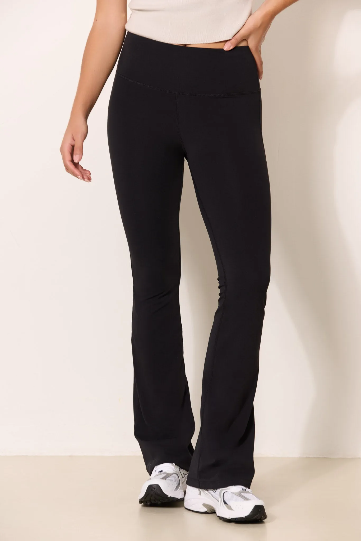 RIVER LIFT high-waisted flare legging - Black