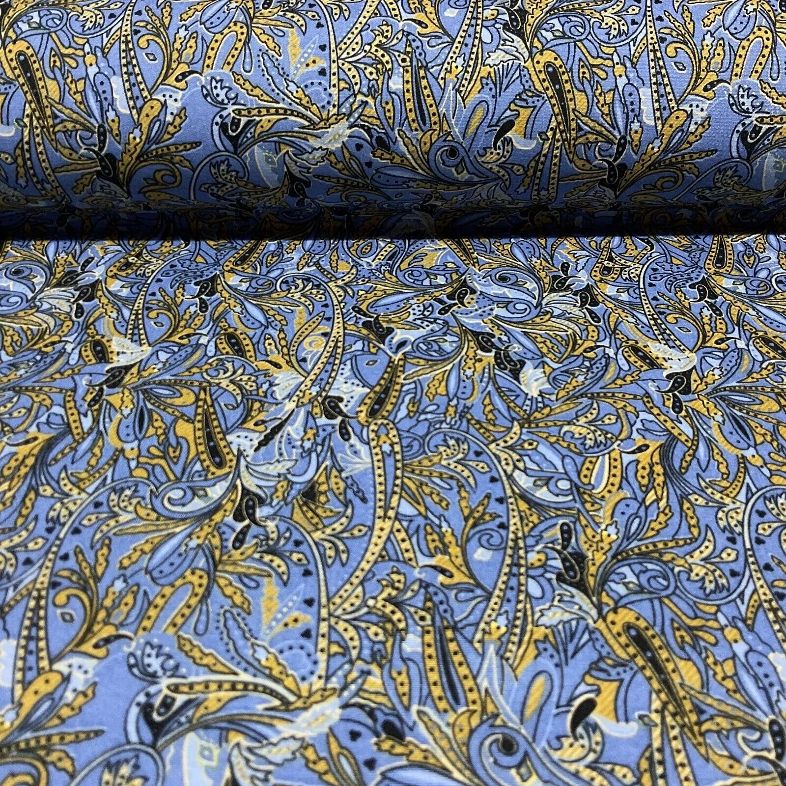 Vintage Paisley Cotton Poplin printed dress craft fabric 112cm wide M1743