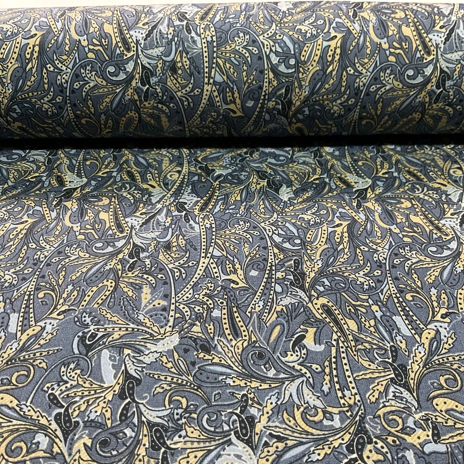 Vintage Paisley Cotton Poplin printed dress craft fabric 112cm wide M1743